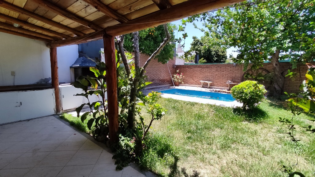 Casa con Pileta