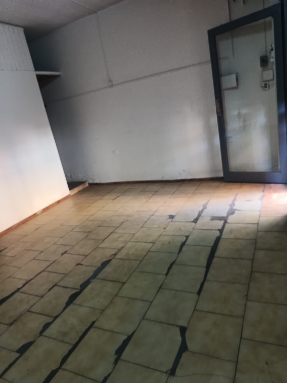 Local comercial a metros Plaza Pedro del Castillo - Imagen 4