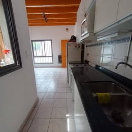Excelente departamento adyacente Plaza Godoy Cruz - Imagen 7