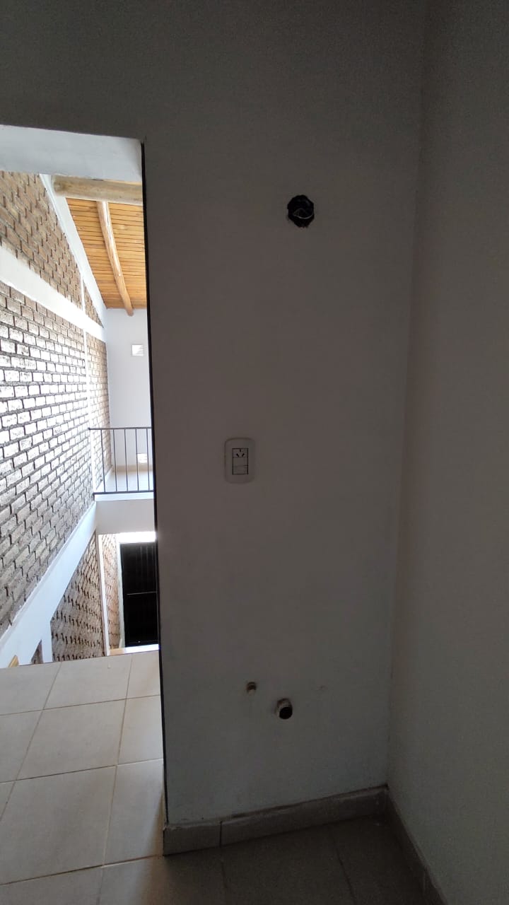 Excelente Departamento adyacente b° municipal - Imagen 4
