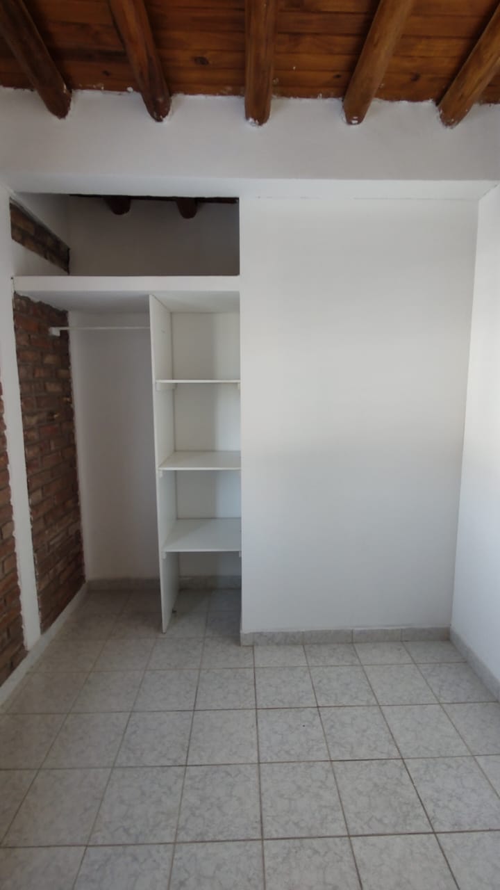 Excelente Departamento adyacente b° municipal - Imagen 6