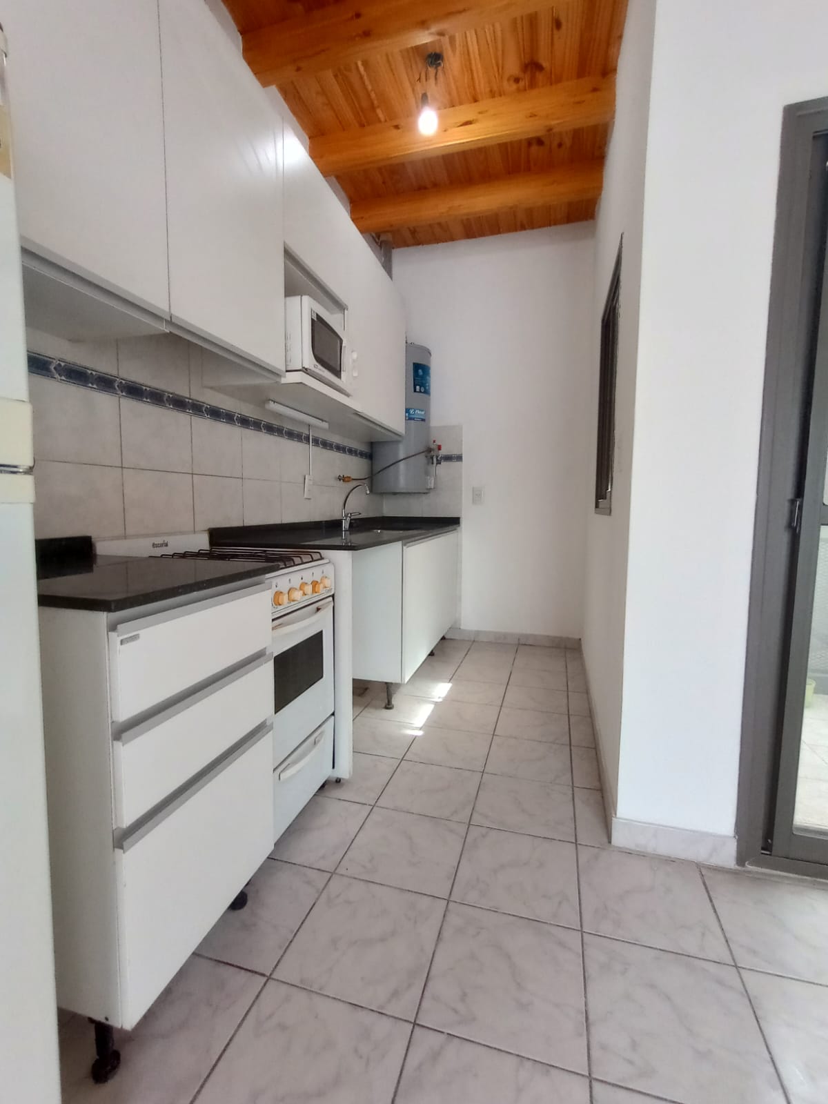 Excelente departamento adyacente Plaza Godoy Cruz - Imagen 11
