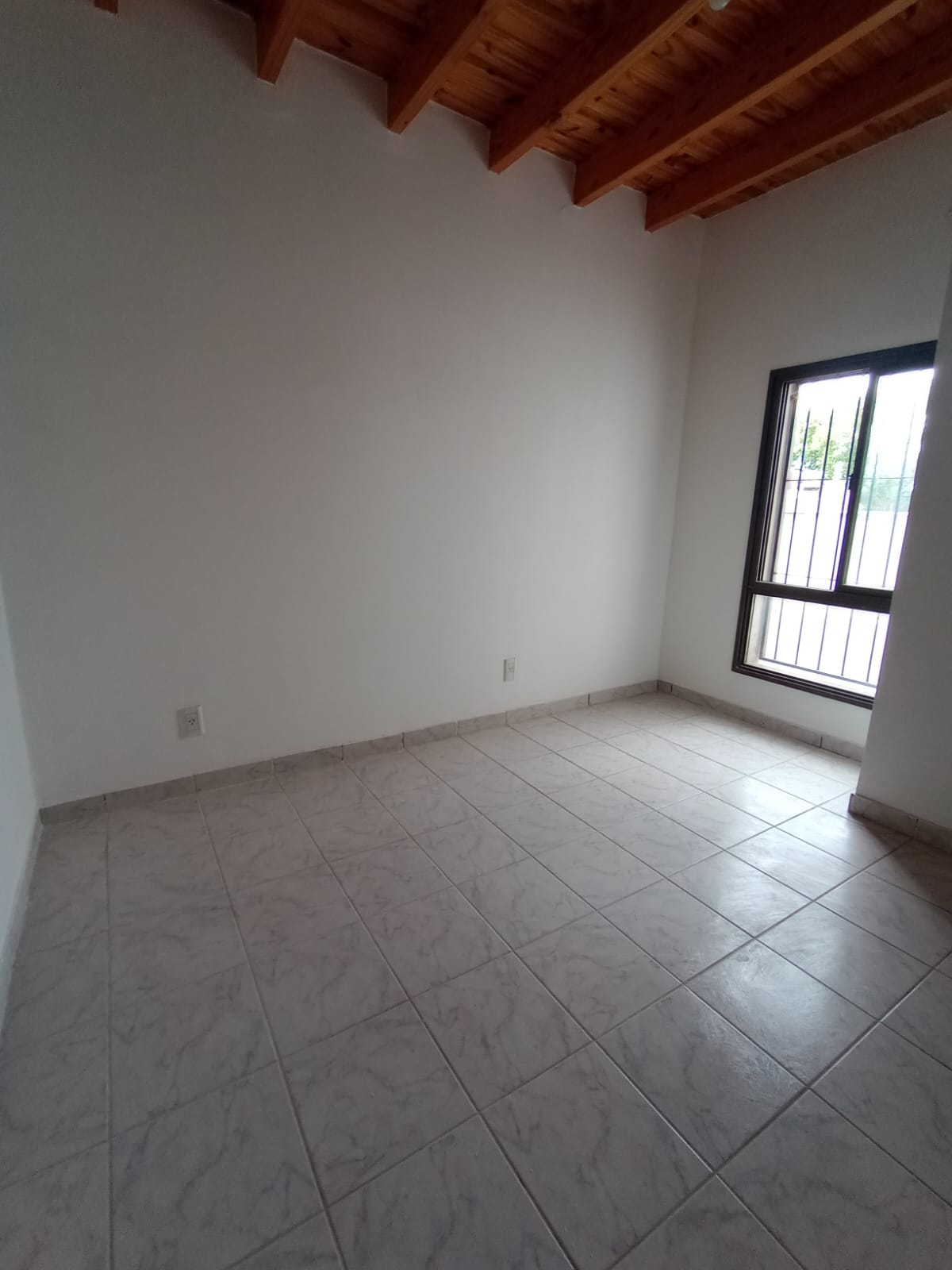 Excelente departamento adyacente Plaza Godoy Cruz - Imagen 13
