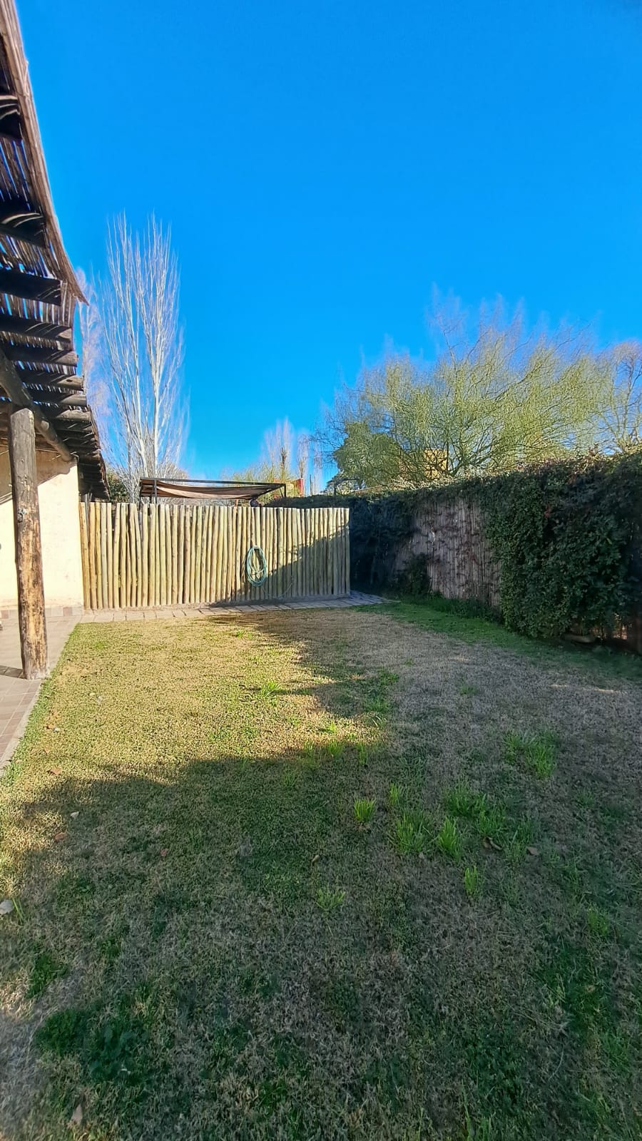 HERMOSA CASA EN ALQUILER ZONA CHACRAS - Imagen 2