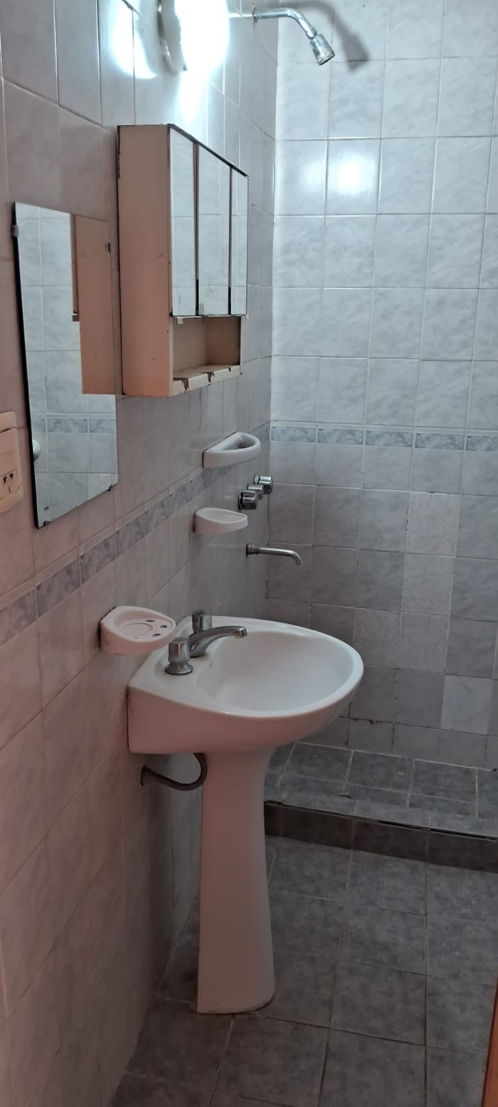 HERMOSO Y COMODO DEPARTAMENTO EN ALQUILER EN UNIMEV - Imagen 4