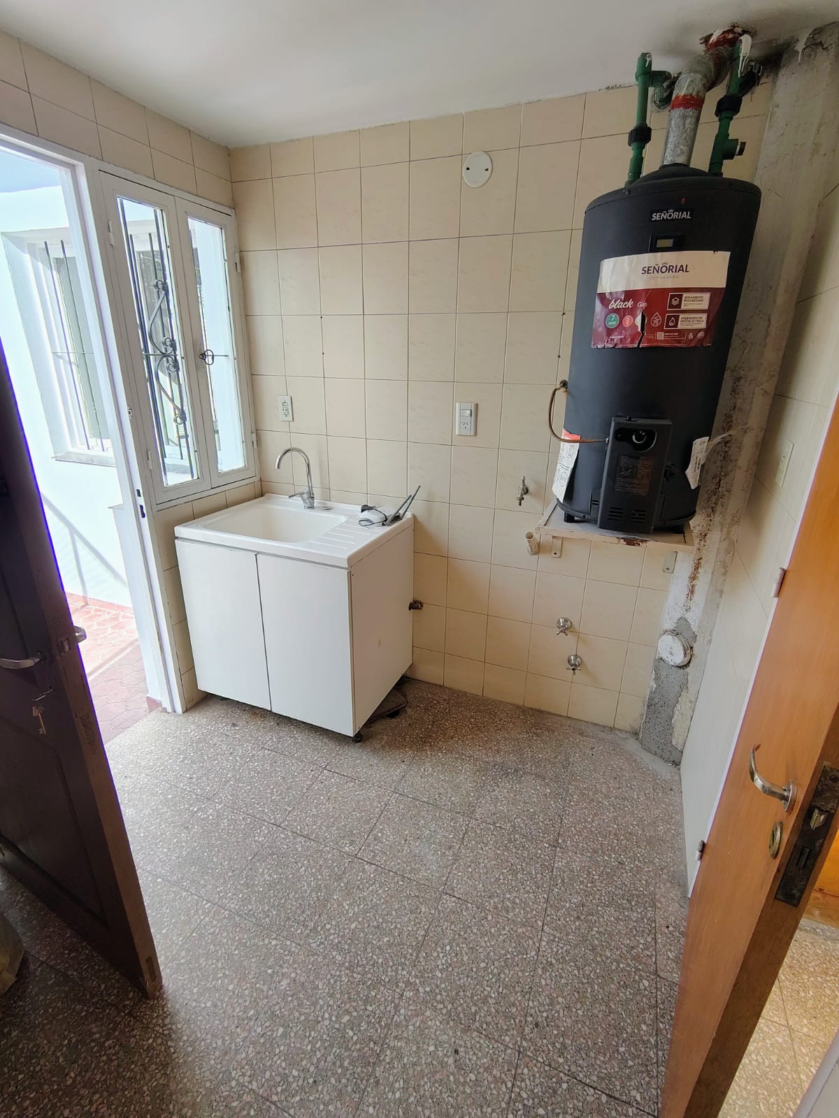 ALQUILER DE CΓMODA Y FUNCIONAL CASA - Imagen 16