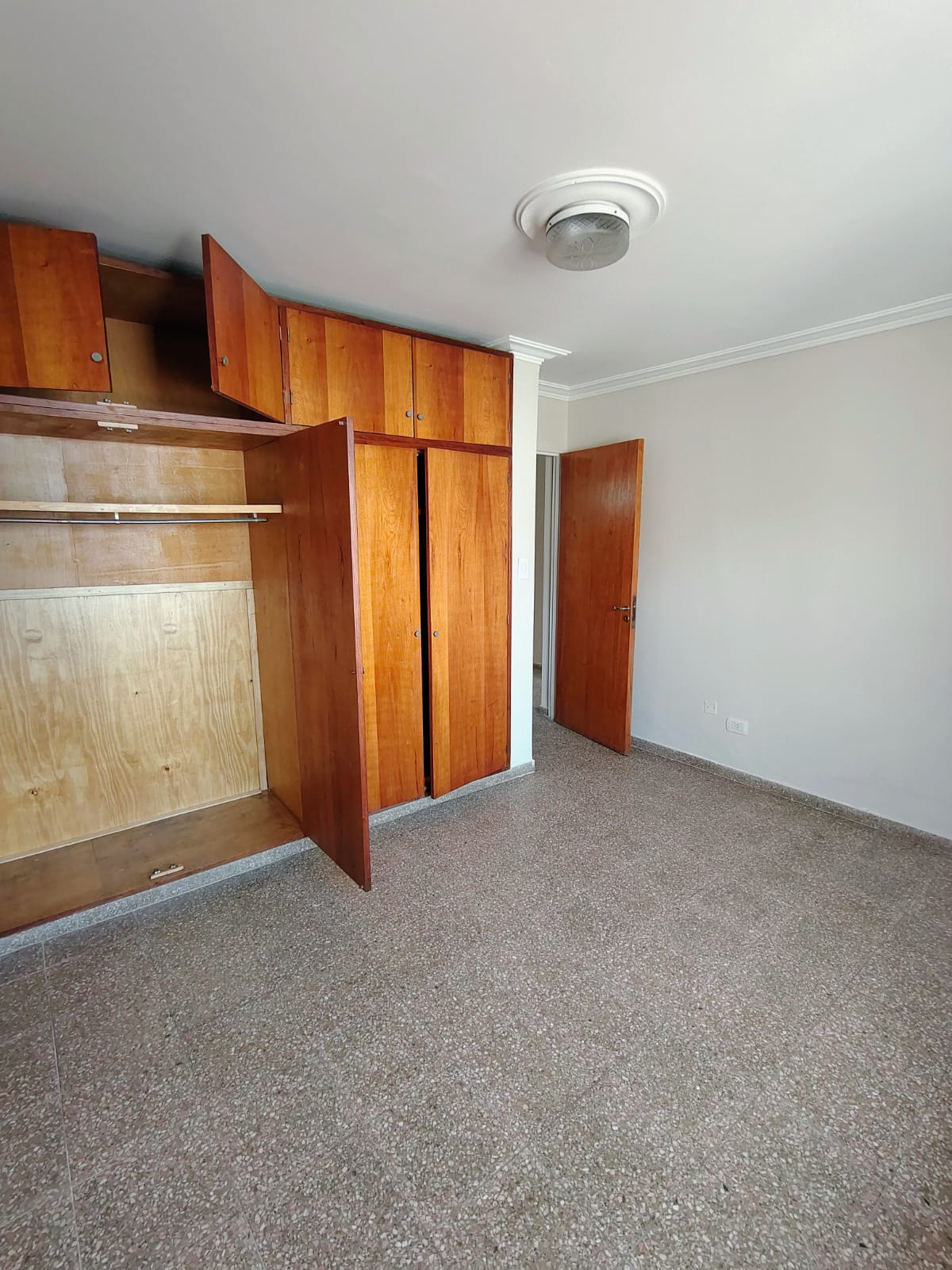 ALQUILER DE CΓMODA Y FUNCIONAL CASA - Imagen 12