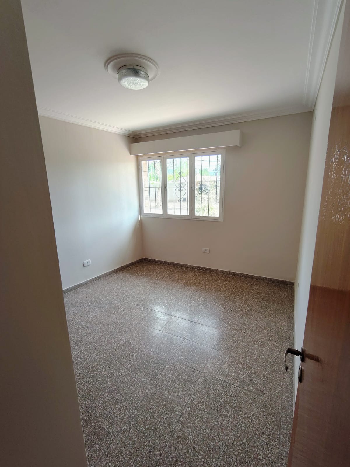 ALQUILER DE CΓMODA Y FUNCIONAL CASA - Imagen 11