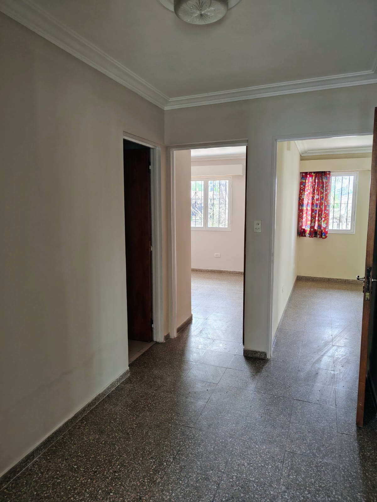 ALQUILER DE CΓMODA Y FUNCIONAL CASA - Imagen 9