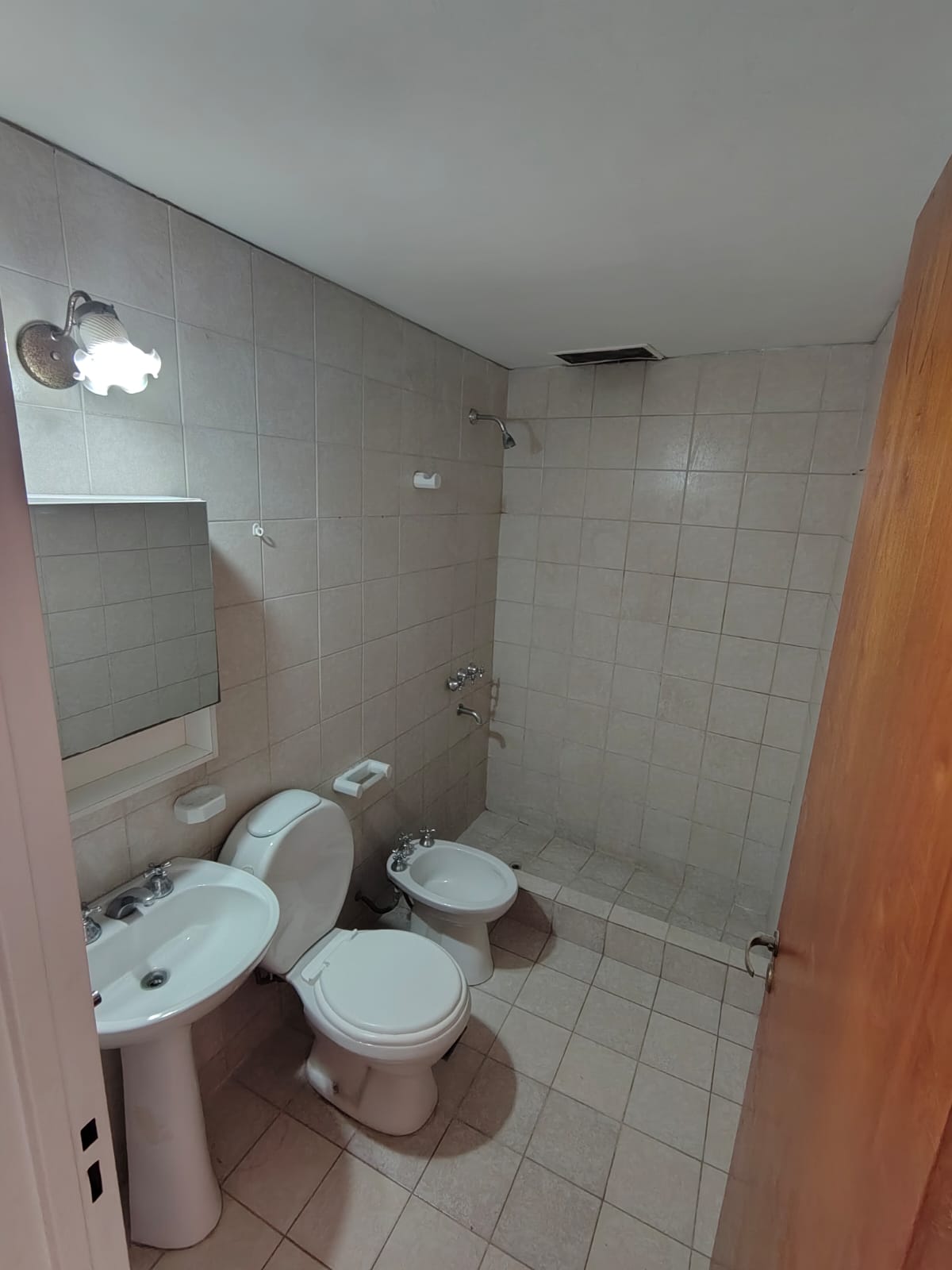 ALQUILER DE CΓMODA Y FUNCIONAL CASA - Imagen 7