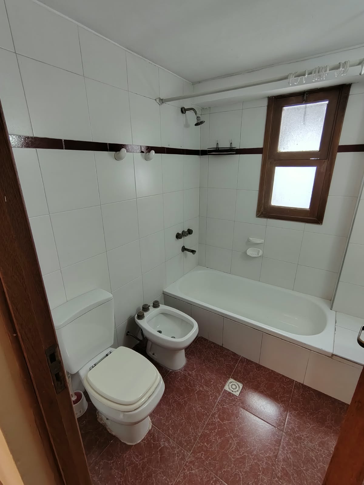 Hermoso y ubicadísimo departamento en alquiler - Imagen 11