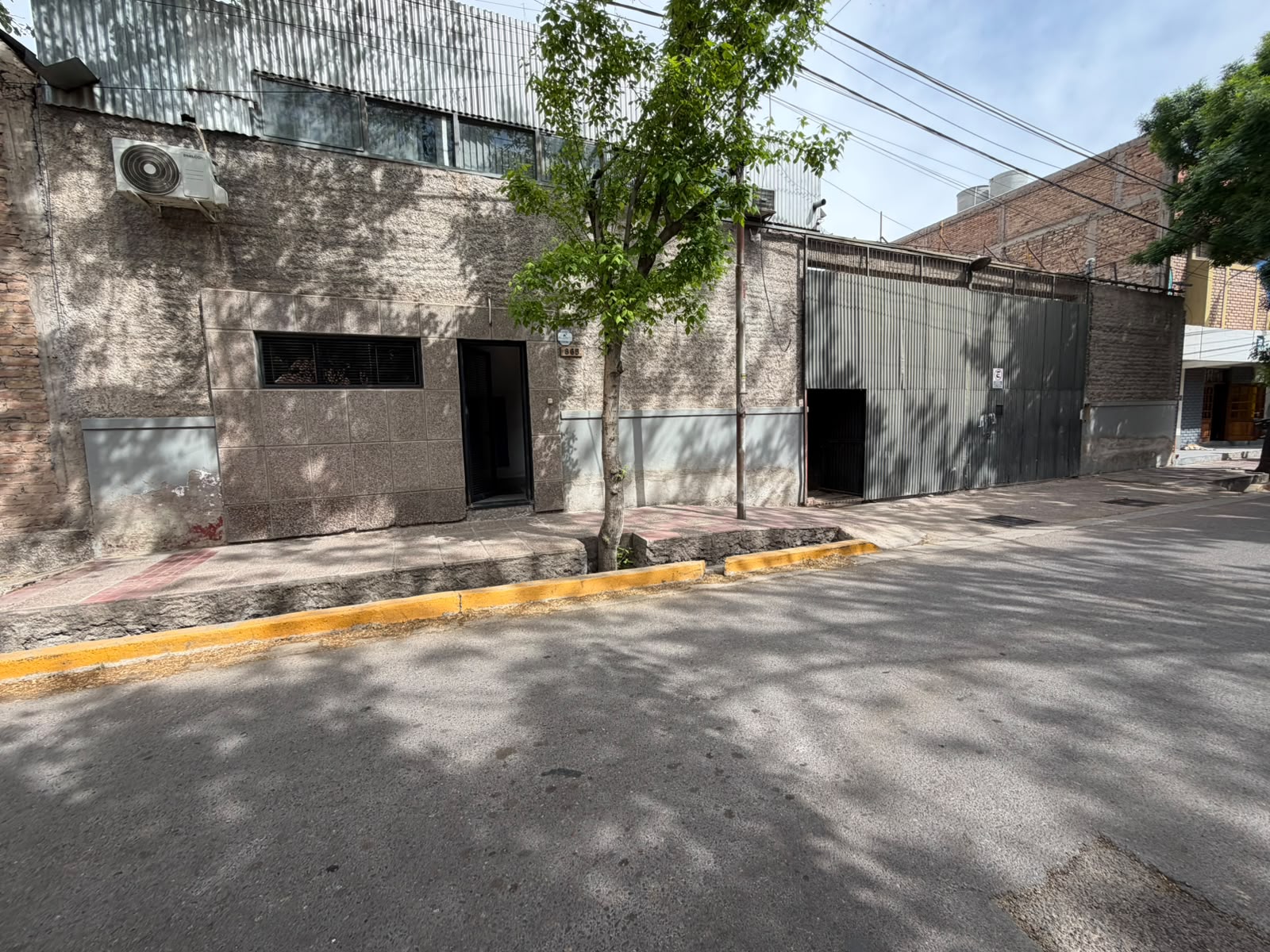 Terreno mas oficinas, Dorrego