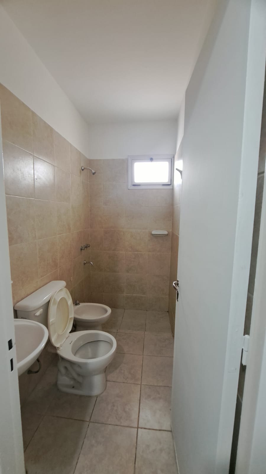 Cómoda y funcional casa en alquiler - Imagen 6