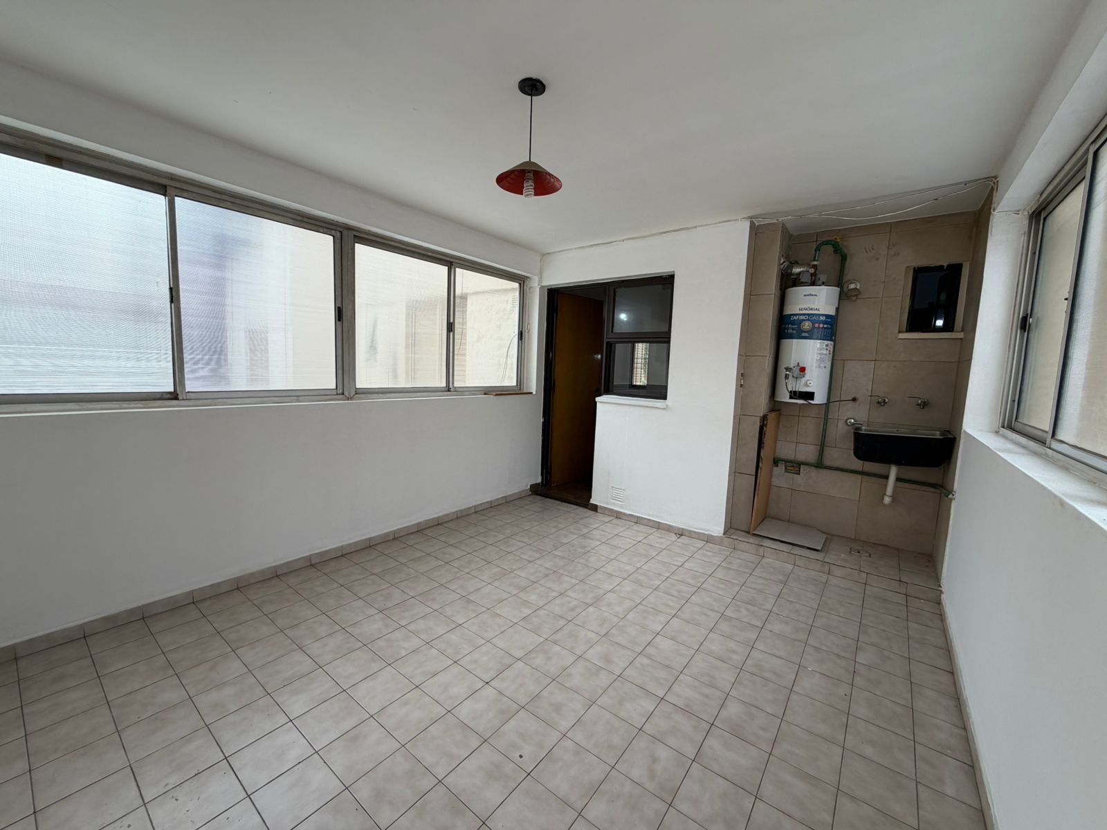 Hermoso y luminoso departamento en alquiler - Imagen 4